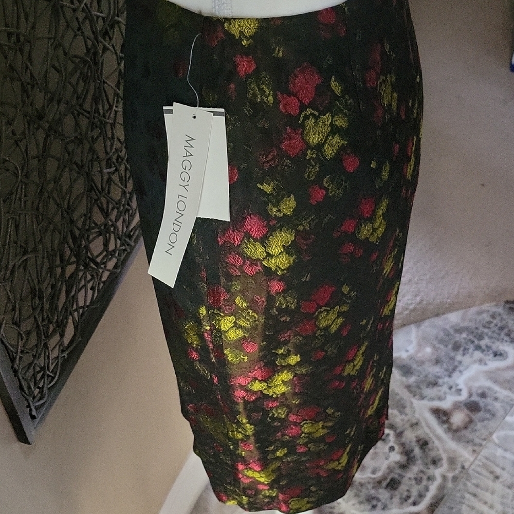 VINTAGE Maggy London Brocade Two Piece Set - Picture 7 of 9